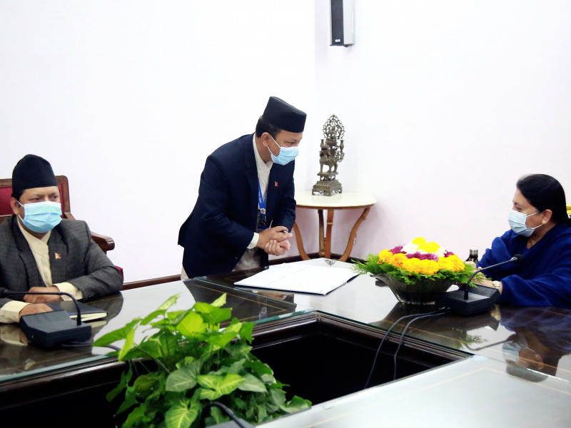 १२ औँ राष्ट्रिय जनगणना प्रारम्भ : राष्ट्रपतिलाई साेधियाे ८० प्रश्न